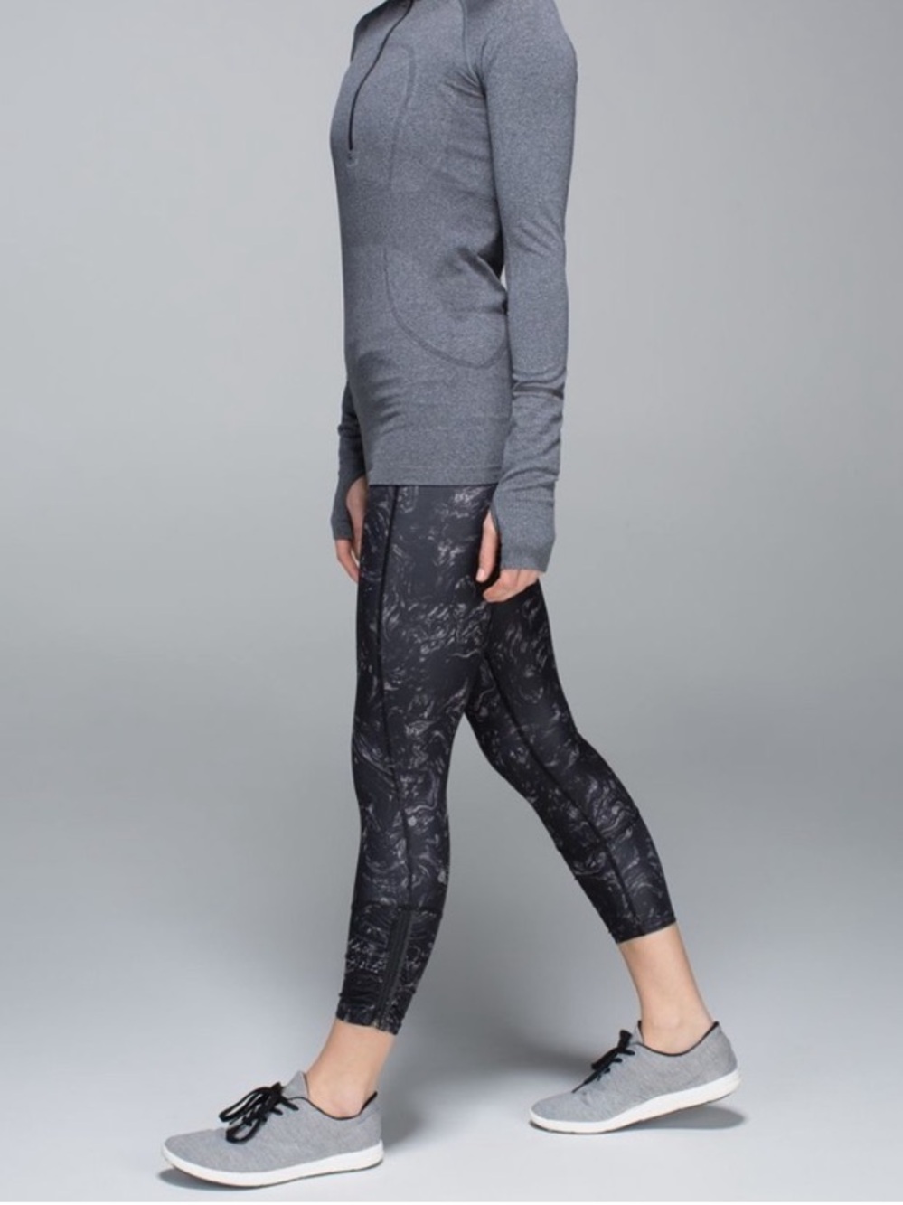 Lululemon Runday Crop Leggings Arsenal Ambient Gray Black Swirl Size 8